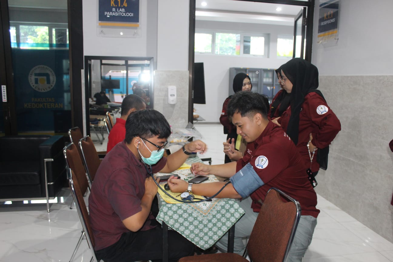 Pelaksanaan skrining kesehatan